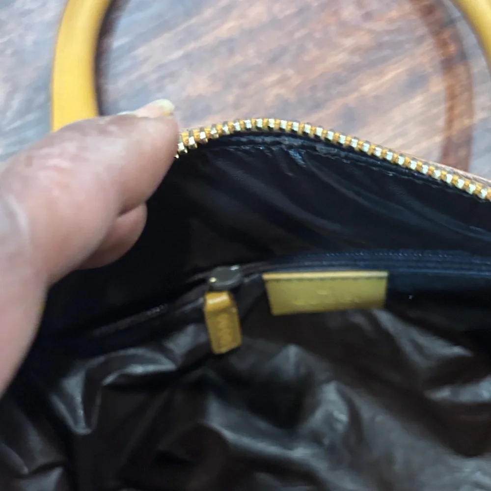 Gucci Beige and Red Stripe Satchel with Yellow Accents - Picture 4 of 14